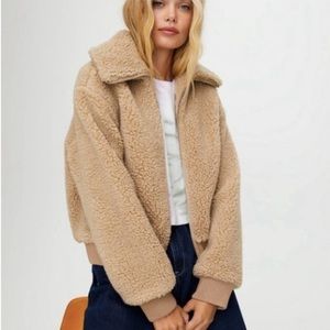 Aritzia Wilfred Free Cropped Teddy Bomber